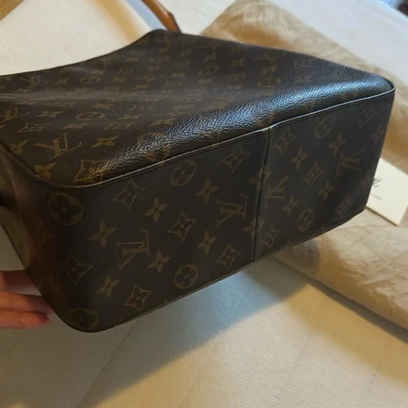 ✨Louis Vuitton Monogram Canvas Looping GM✨ - Picture 2 of 10
